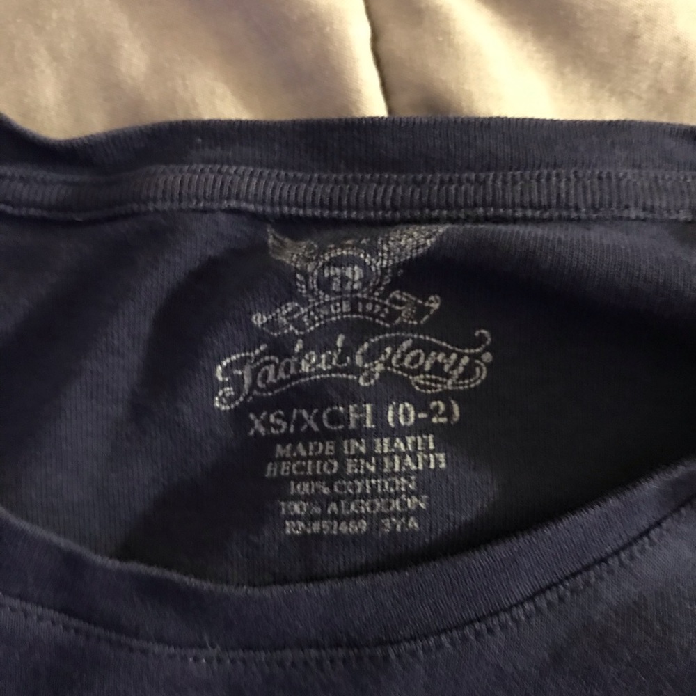 T-Shirt - Picture 3 of 3